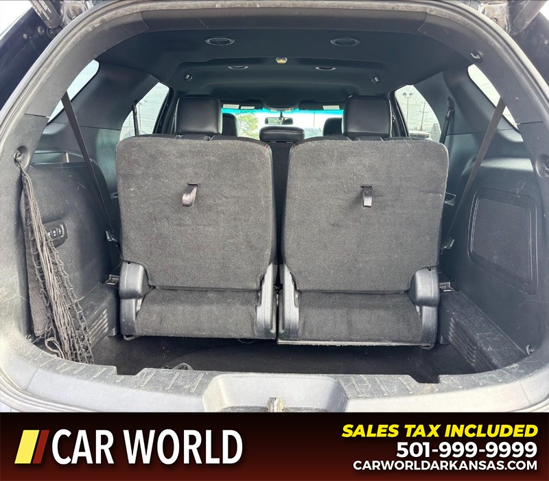 Ford Explorer Vehicle Full-screen Gallery Image 6