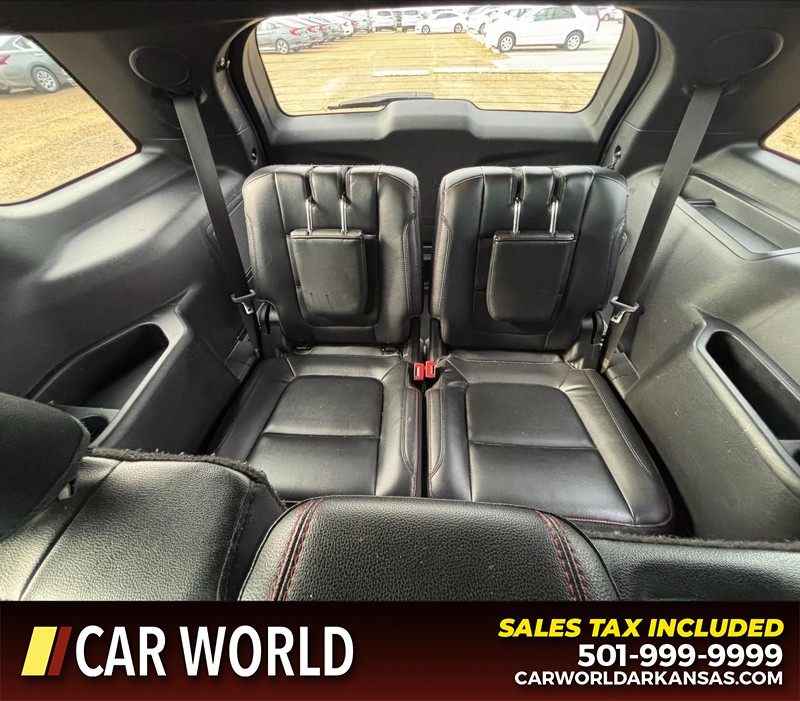 Ford Explorer Vehicle Full-screen Gallery Image 16