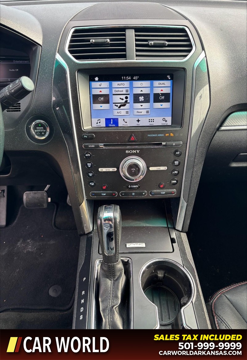 Ford Explorer Vehicle Full-screen Gallery Image 18