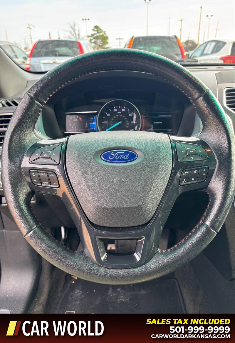 Ford Explorer Vehicle Full-screen Gallery Image 20