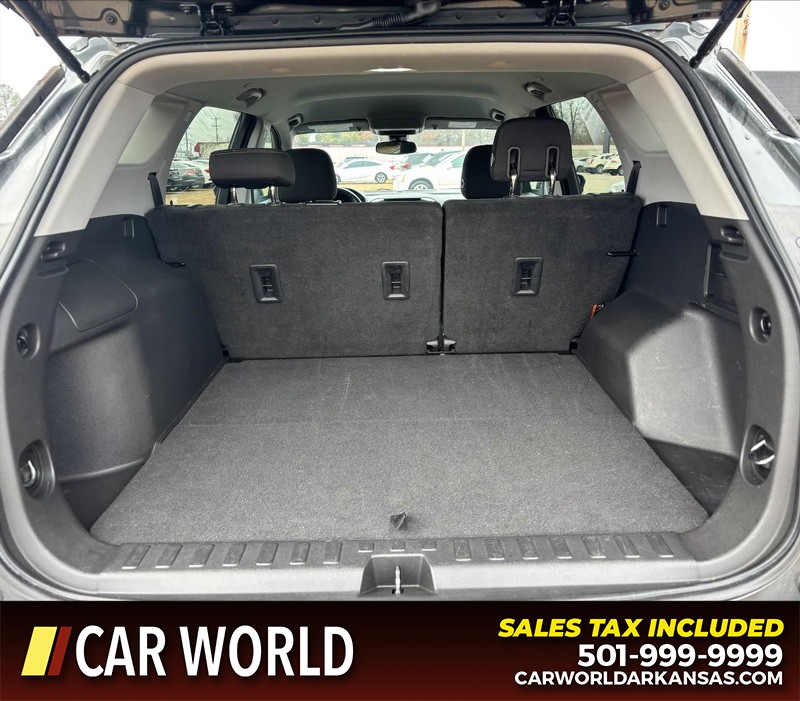 GMC Terrain Vehicle Full-screen Gallery Image 6