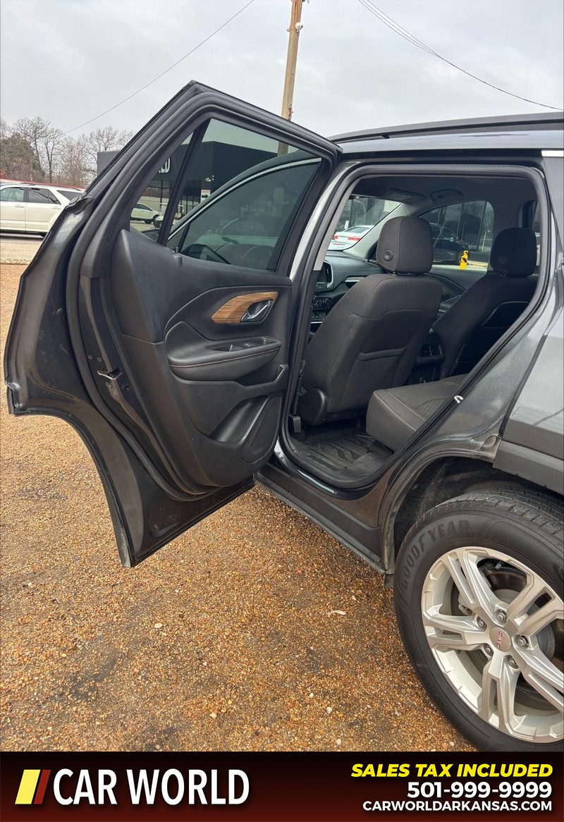 GMC Terrain Vehicle Full-screen Gallery Image 14