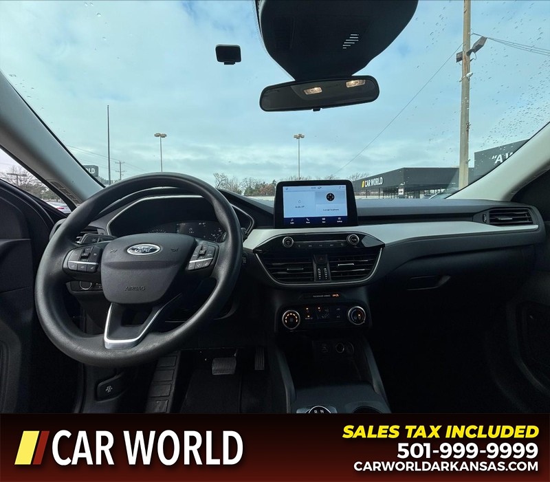 Ford Escape Vehicle Full-screen Gallery Image 15