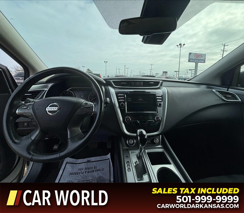 Nissan Murano Vehicle Full-screen Gallery Image 16