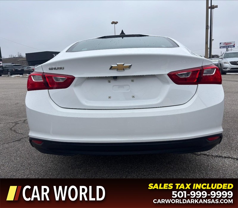 Chevrolet Malibu Vehicle Full-screen Gallery Image 4