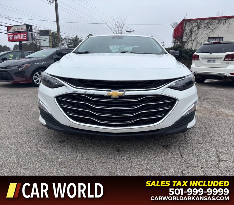 Chevrolet Malibu Vehicle Full-screen Gallery Image 10