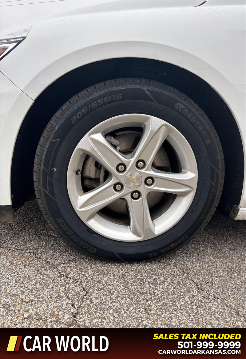 Chevrolet Malibu Vehicle Full-screen Gallery Image 15