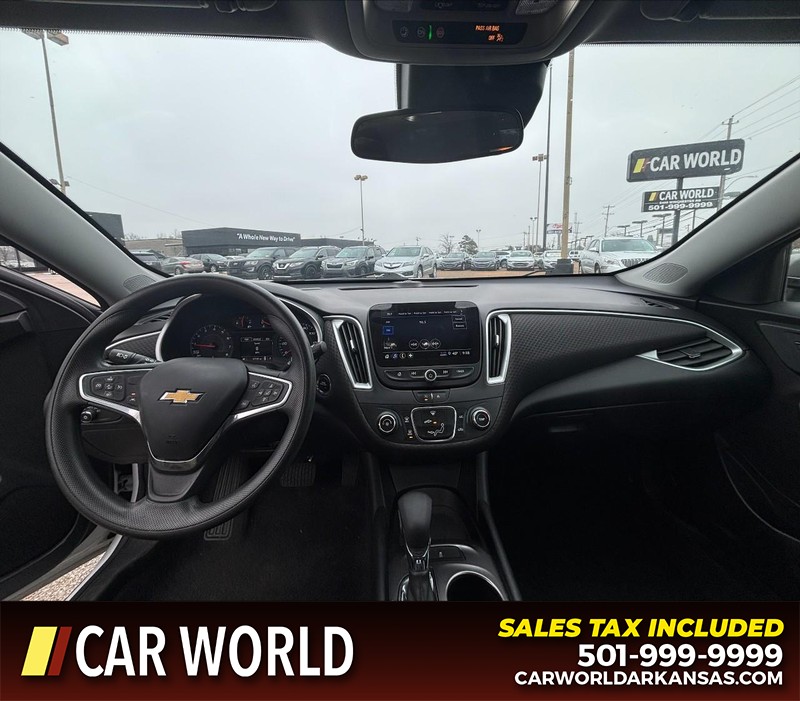 Chevrolet Malibu Vehicle Full-screen Gallery Image 16