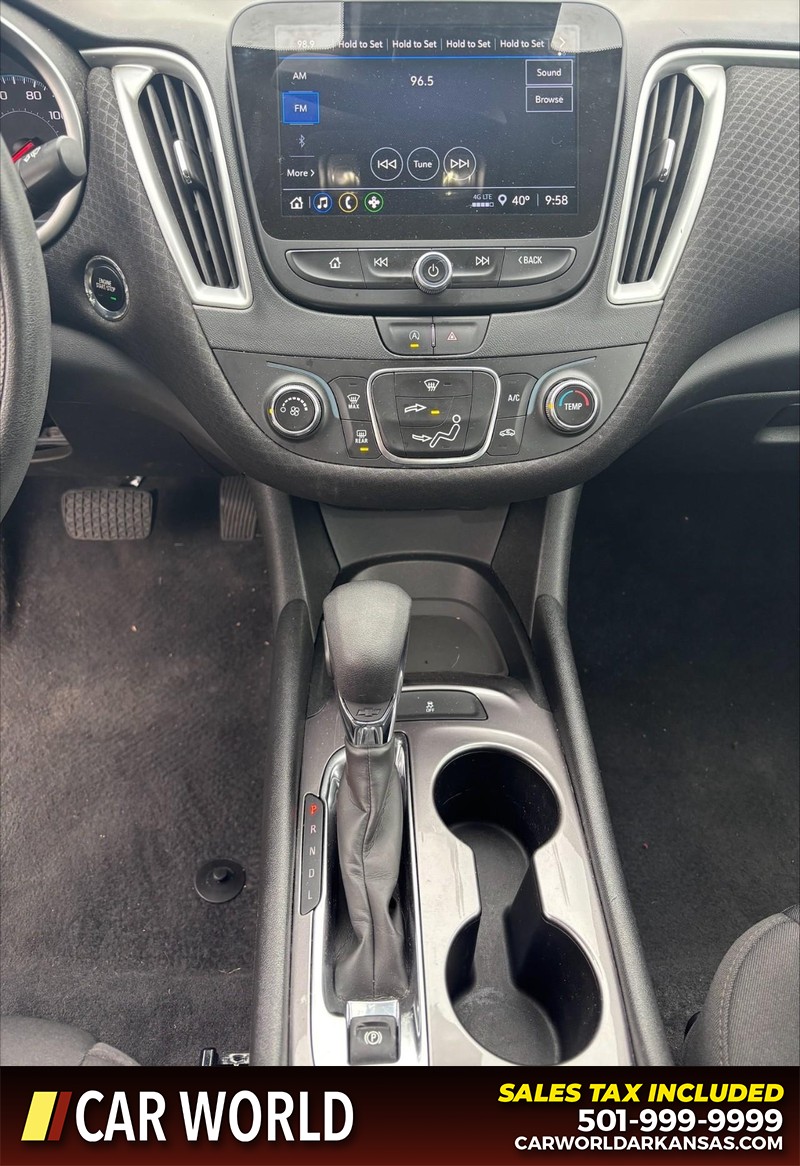 Chevrolet Malibu Vehicle Full-screen Gallery Image 17