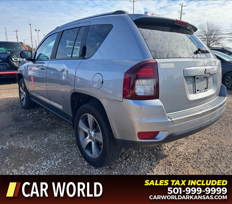 Jeep Compass Vehicle Full-screen Gallery Image 7