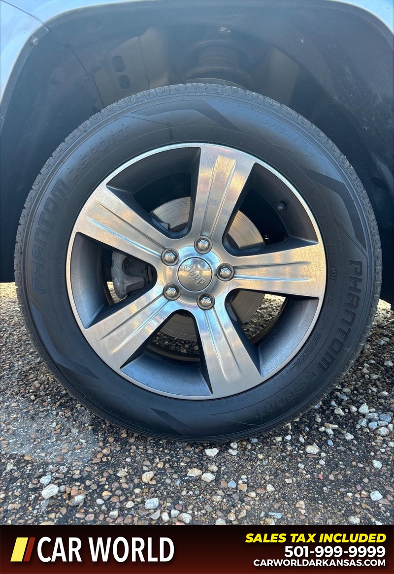 Jeep Compass Vehicle Full-screen Gallery Image 11