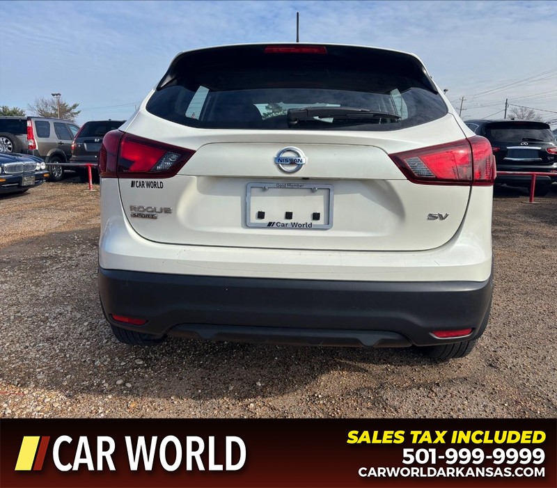 Nissan Rogue Sport Vehicle Full-screen Gallery Image 4