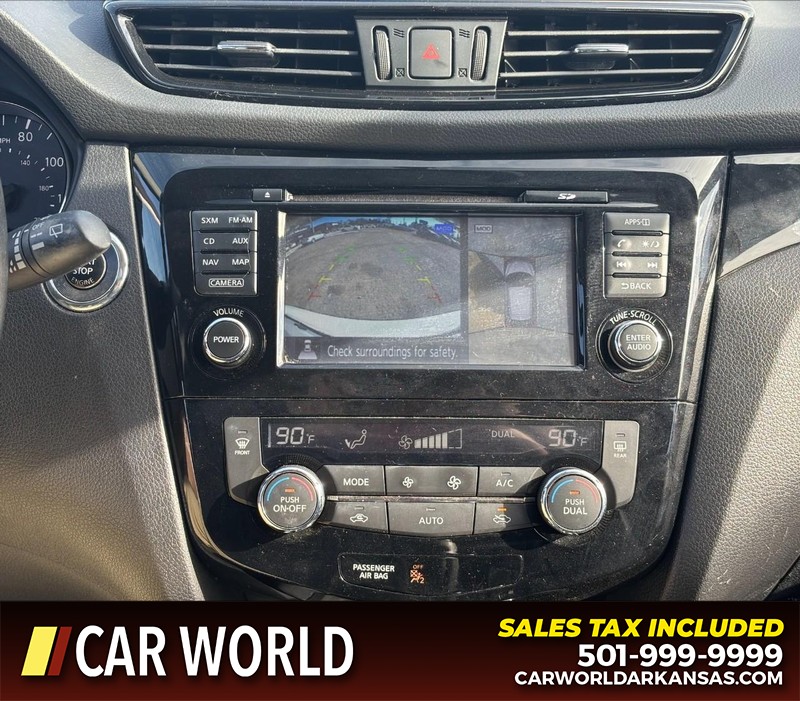 Nissan Rogue Sport Vehicle Full-screen Gallery Image 17