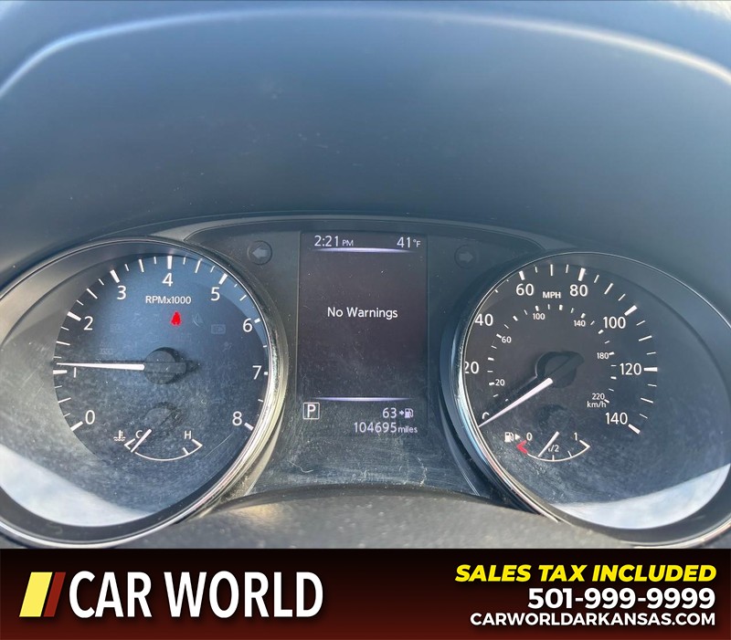 Nissan Rogue Sport Vehicle Full-screen Gallery Image 19