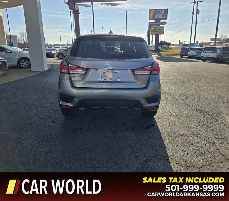 Mitsubishi Outlander Sport Vehicle Full-screen Gallery Image 5