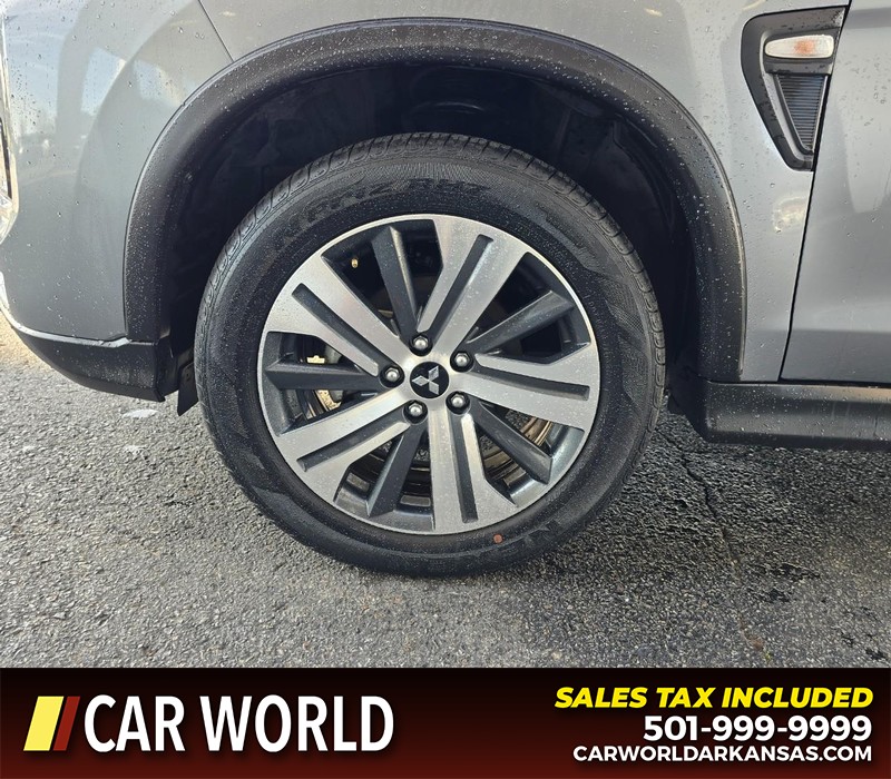 Mitsubishi Outlander Sport Vehicle Full-screen Gallery Image 6