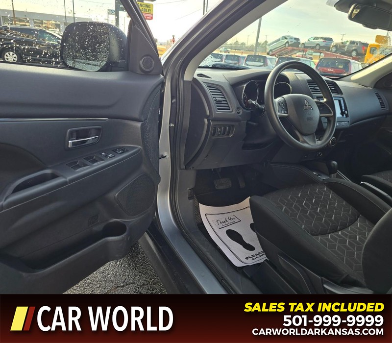 Mitsubishi Outlander Sport Vehicle Full-screen Gallery Image 7