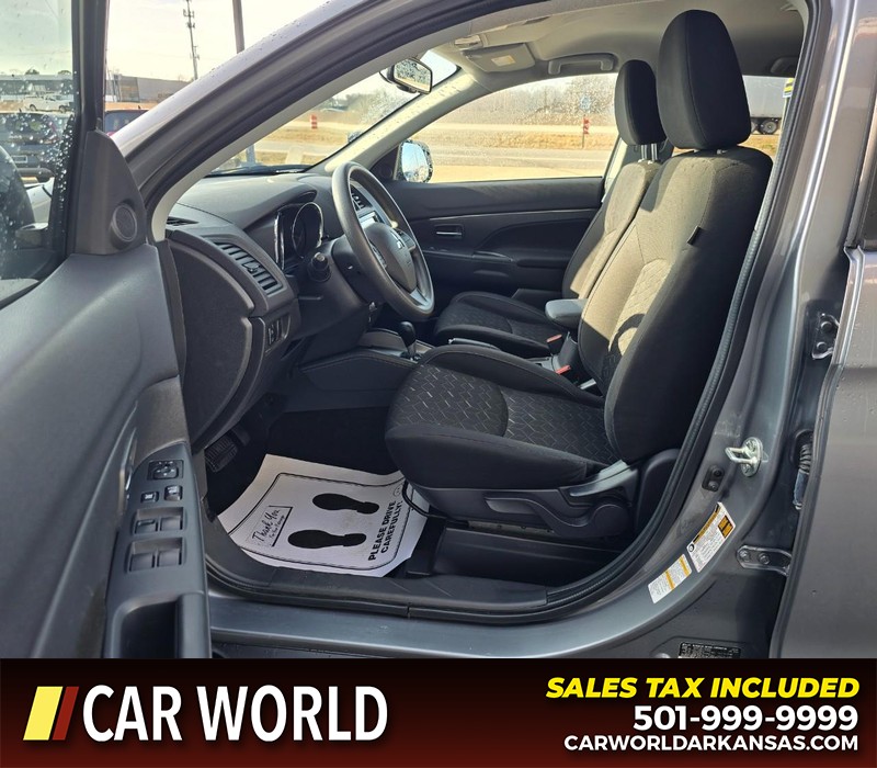 Mitsubishi Outlander Sport Vehicle Full-screen Gallery Image 8