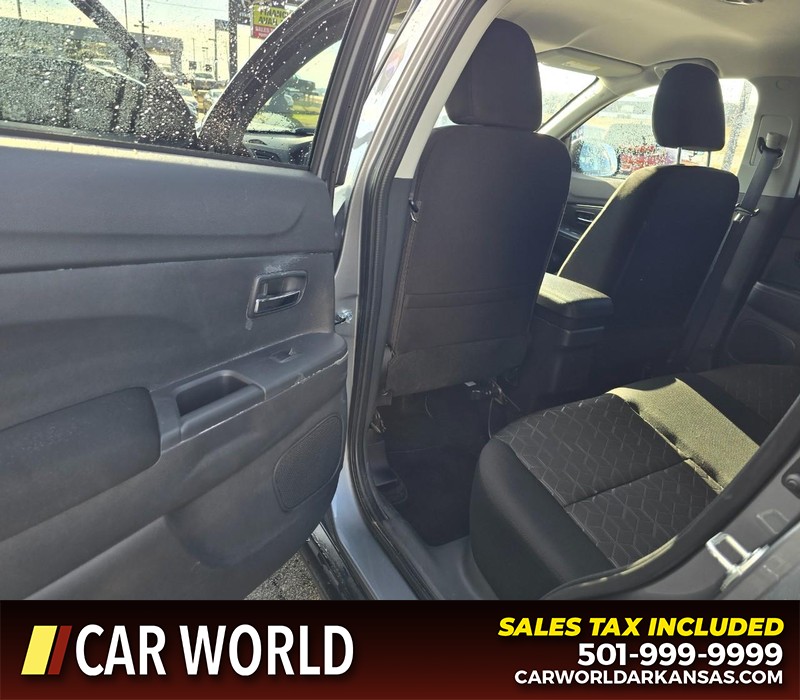 Mitsubishi Outlander Sport Vehicle Full-screen Gallery Image 9