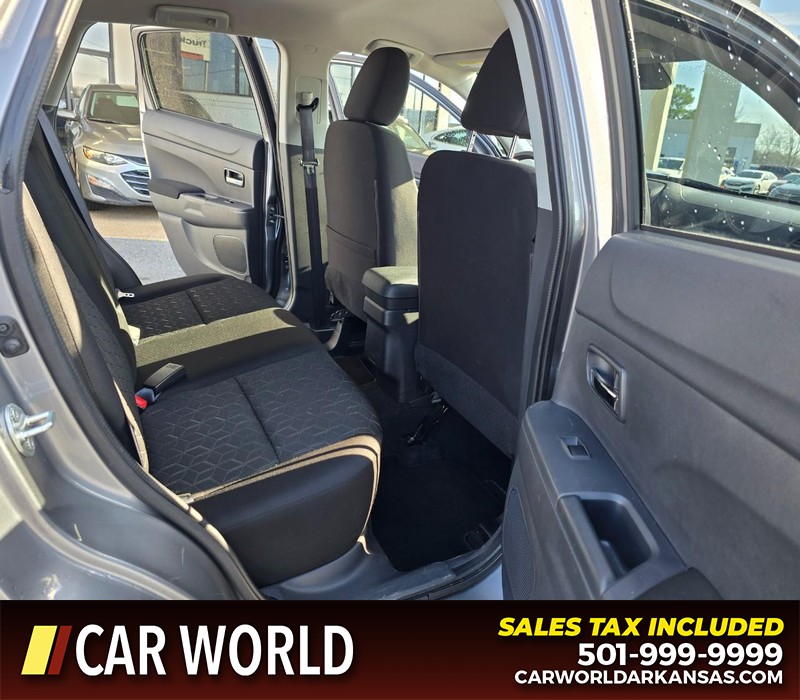 Mitsubishi Outlander Sport Vehicle Full-screen Gallery Image 12