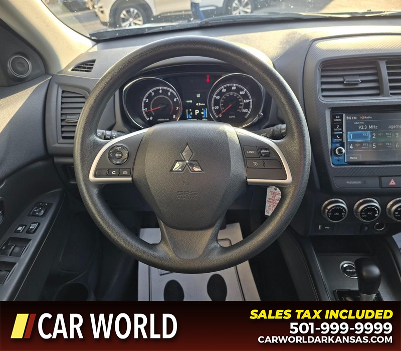 Mitsubishi Outlander Sport Vehicle Full-screen Gallery Image 15
