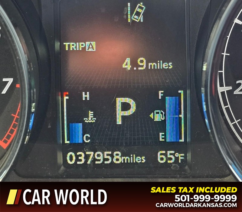 Mitsubishi Outlander Sport Vehicle Full-screen Gallery Image 16