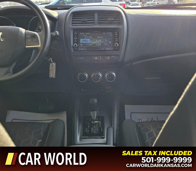 Mitsubishi Outlander Sport Vehicle Full-screen Gallery Image 18