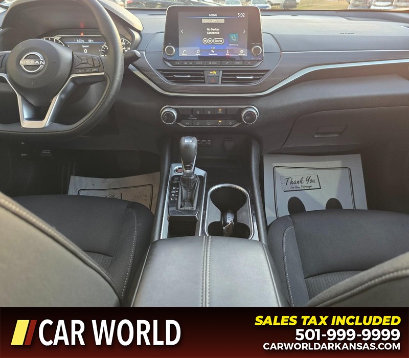 Nissan Altima Vehicle Full-screen Gallery Image 18