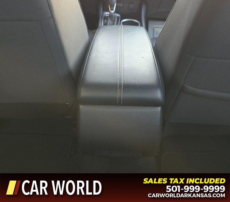 Nissan Altima Vehicle Full-screen Gallery Image 19