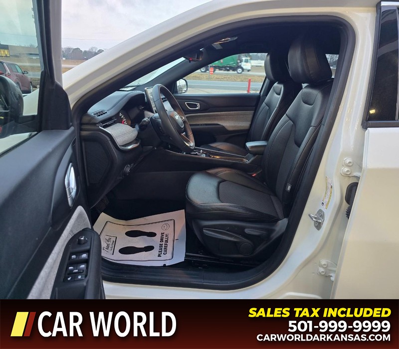 Jeep Compass Vehicle Full-screen Gallery Image 8