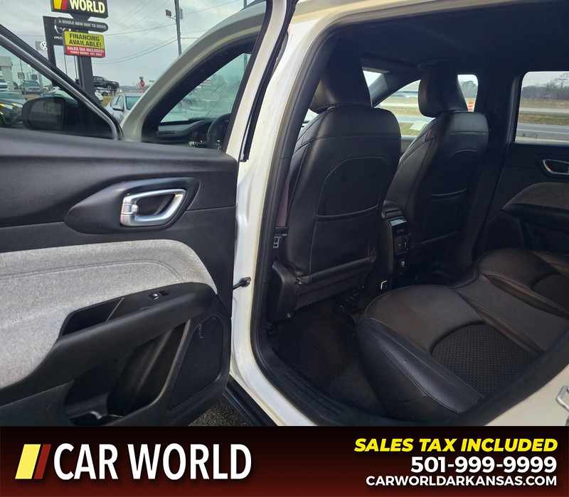 Jeep Compass Vehicle Full-screen Gallery Image 9