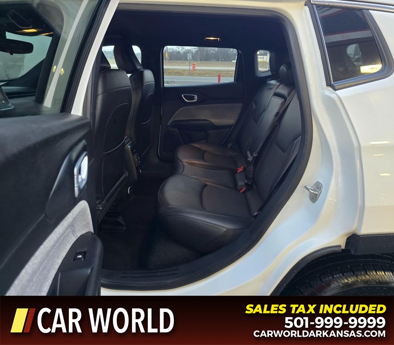 Jeep Compass Vehicle Full-screen Gallery Image 10