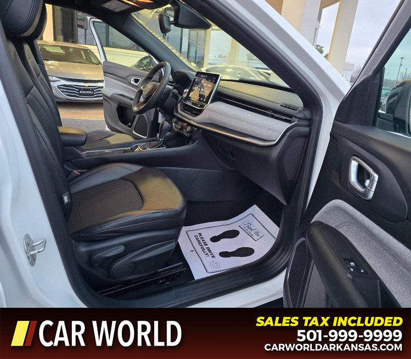 Jeep Compass Vehicle Full-screen Gallery Image 11