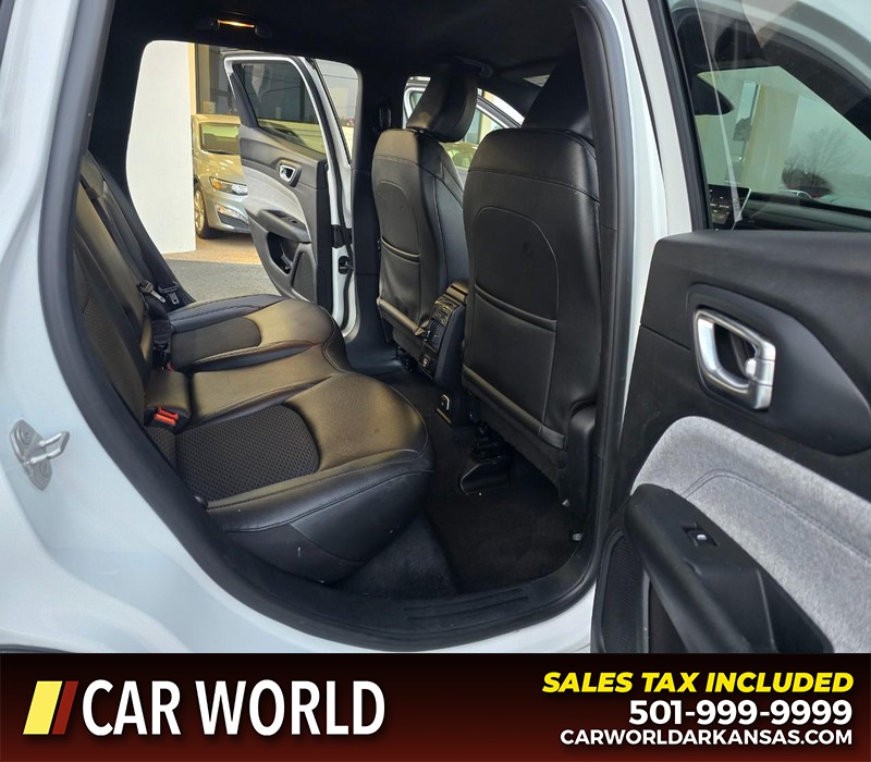 Jeep Compass Vehicle Full-screen Gallery Image 12