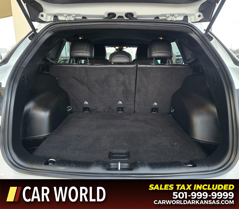 Jeep Compass Vehicle Full-screen Gallery Image 13