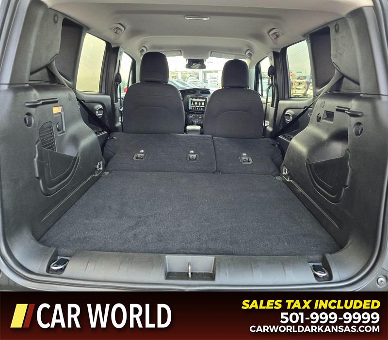 Jeep Renegade Vehicle Full-screen Gallery Image 14