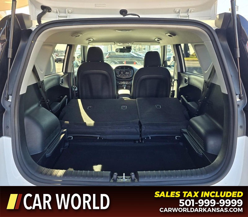 Kia Soul Vehicle Full-screen Gallery Image 14