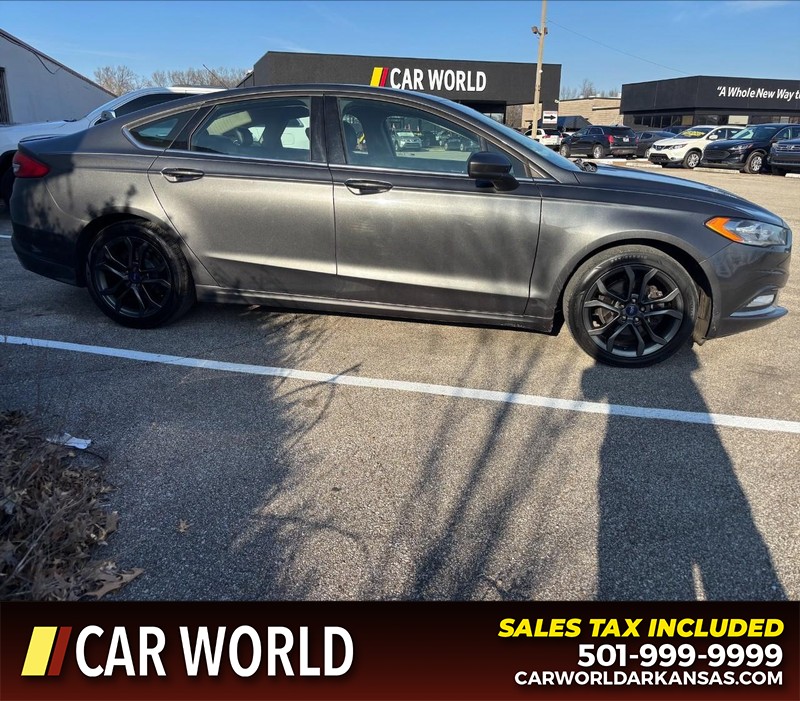 Ford Fusion Vehicle Full-screen Gallery Image 2