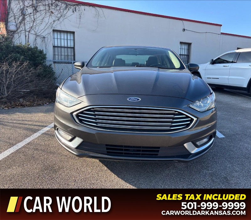 Ford Fusion Vehicle Full-screen Gallery Image 10