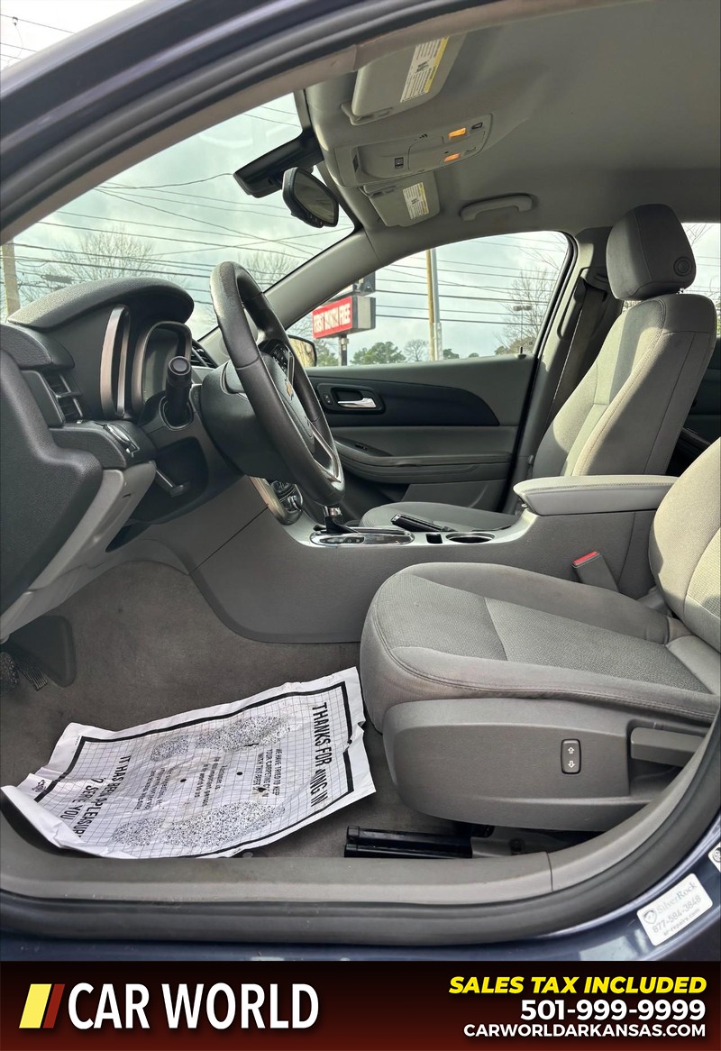 Chevrolet Malibu Vehicle Full-screen Gallery Image 13