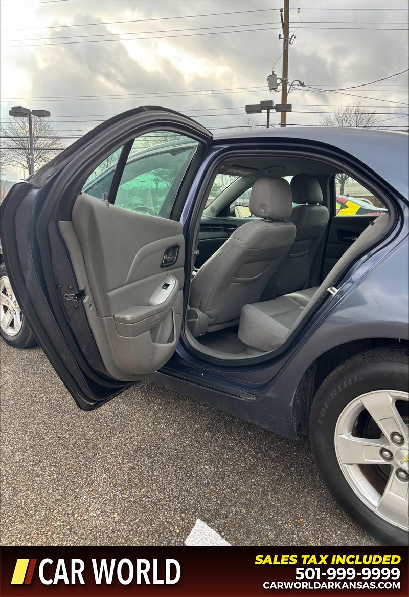 Chevrolet Malibu Vehicle Full-screen Gallery Image 14