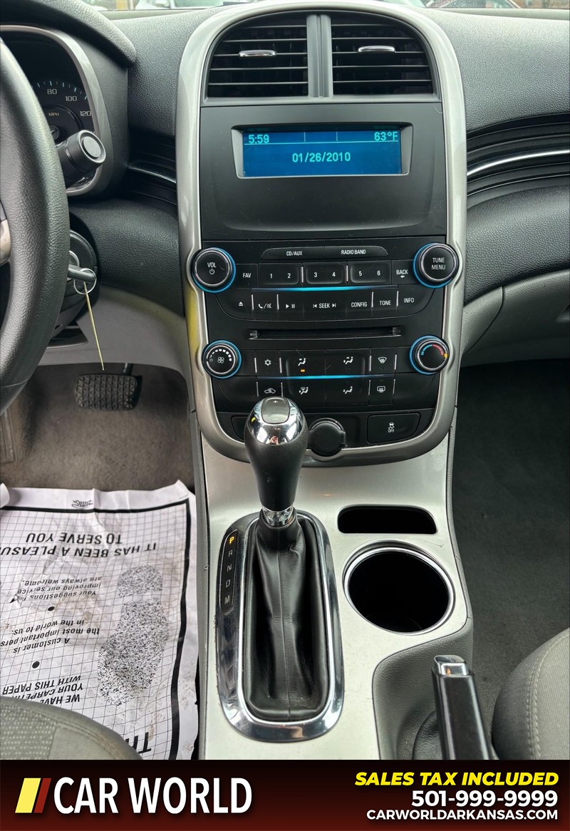 Chevrolet Malibu Vehicle Full-screen Gallery Image 17