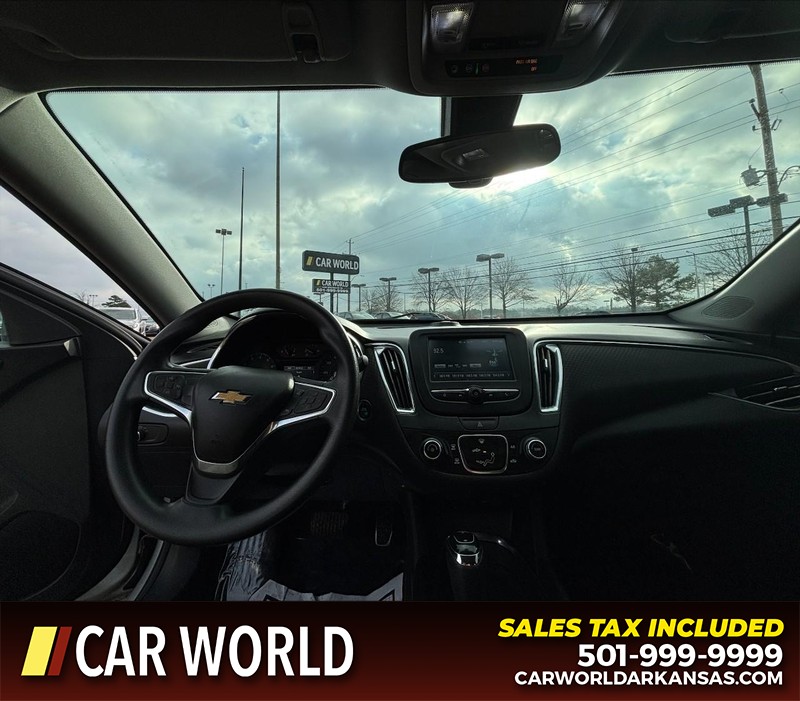 Chevrolet Malibu Vehicle Full-screen Gallery Image 16