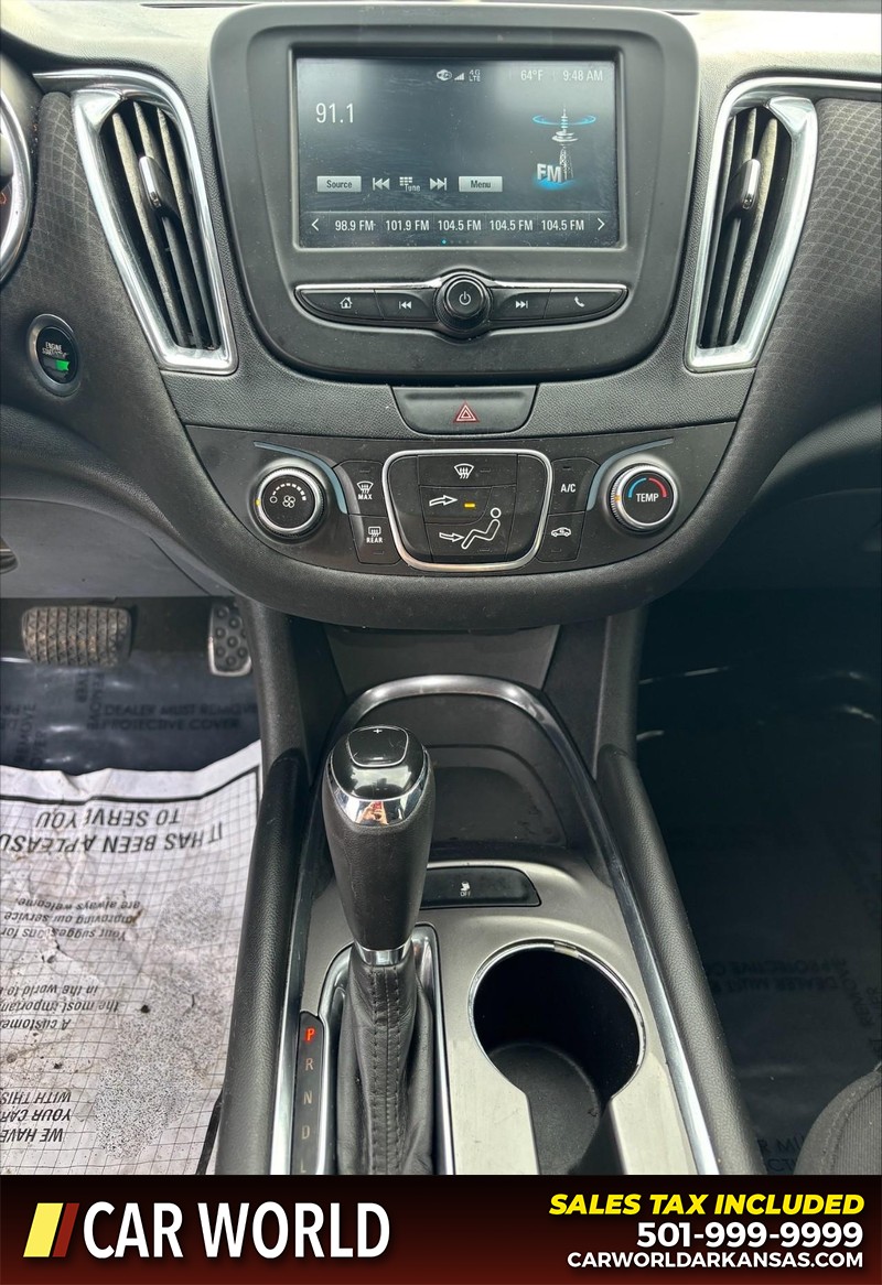 Chevrolet Malibu Vehicle Full-screen Gallery Image 17