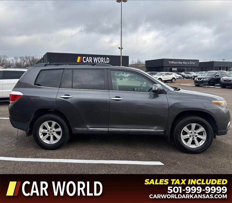 Toyota Highlander Vehicle Full-screen Gallery Image 2