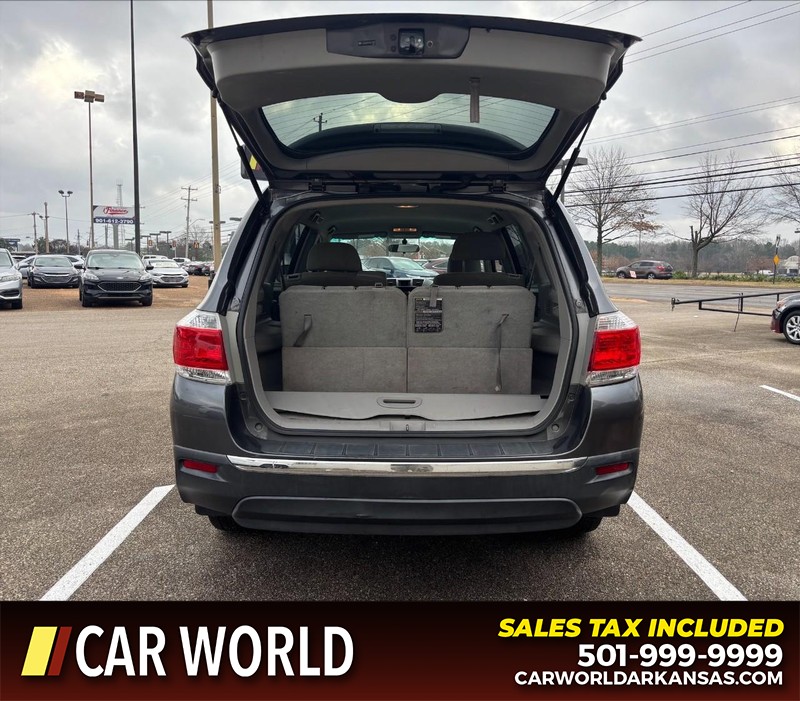 Toyota Highlander Vehicle Full-screen Gallery Image 5