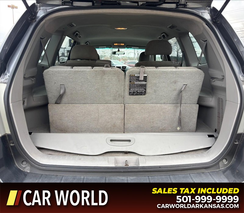 Toyota Highlander Vehicle Full-screen Gallery Image 6