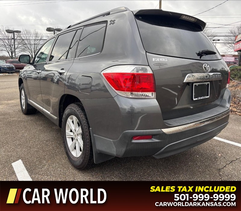 Toyota Highlander Vehicle Full-screen Gallery Image 7