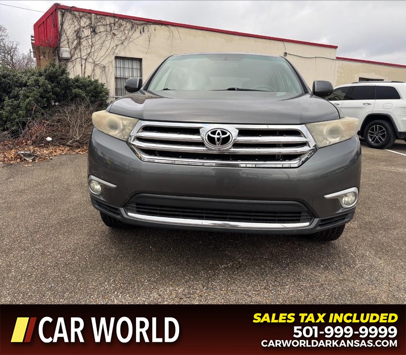 Toyota Highlander Vehicle Full-screen Gallery Image 10