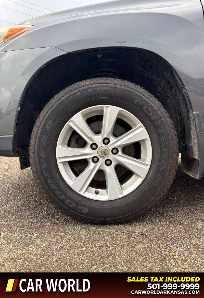 Toyota Highlander Vehicle Full-screen Gallery Image 16